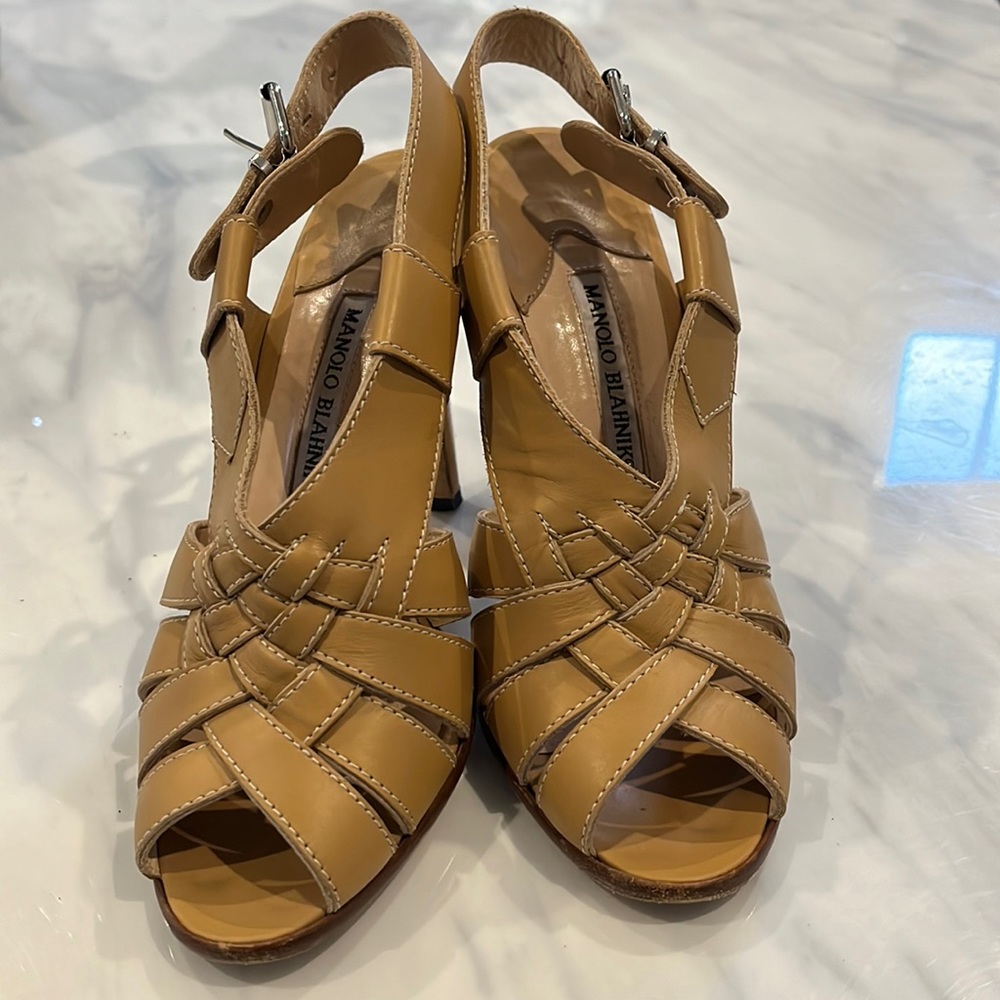 Manolo Blahnik strappy tan sandals sz 36.5- perfect for summer!